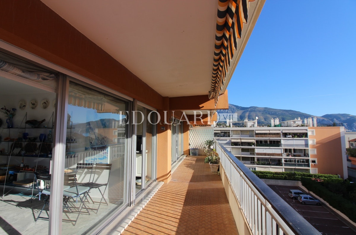 French Riviera Property | Two Bedroom Apartment In Very Good Condition With Large Terrace, Pleasant Little Sea View And Garage. Sole Agency<span>In Roquebrune-Cap-Martin