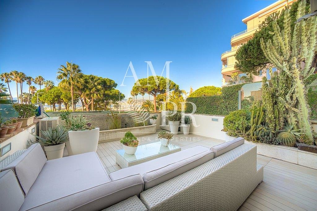 Cannes Croisette - Magnifique Appartement De 125 M2 - Vue Mer - 6 Personnes<span>À CANNES