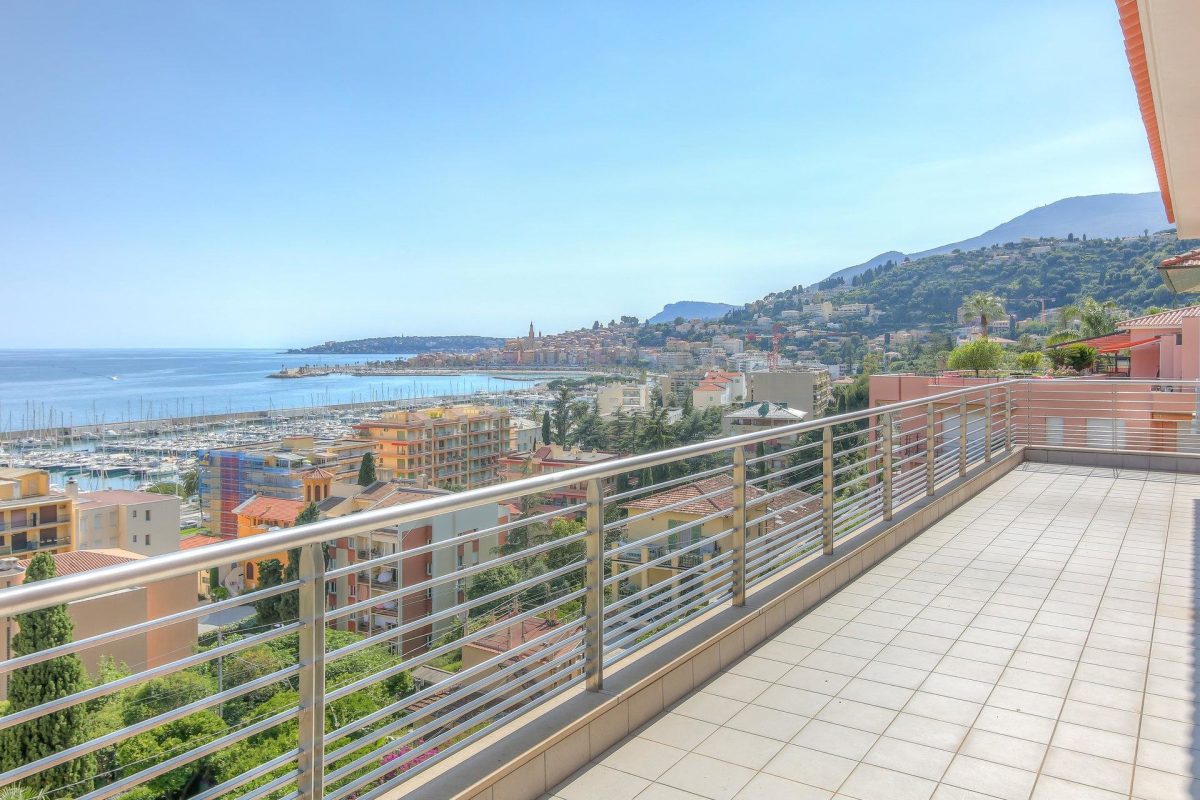 Penthouse Apartment With Large Terrace And Magnificent Sea View - Menton Garavan<span>In Menton