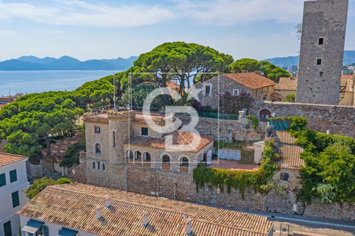 Château Au Coeur De Cannes<span>À CANNES