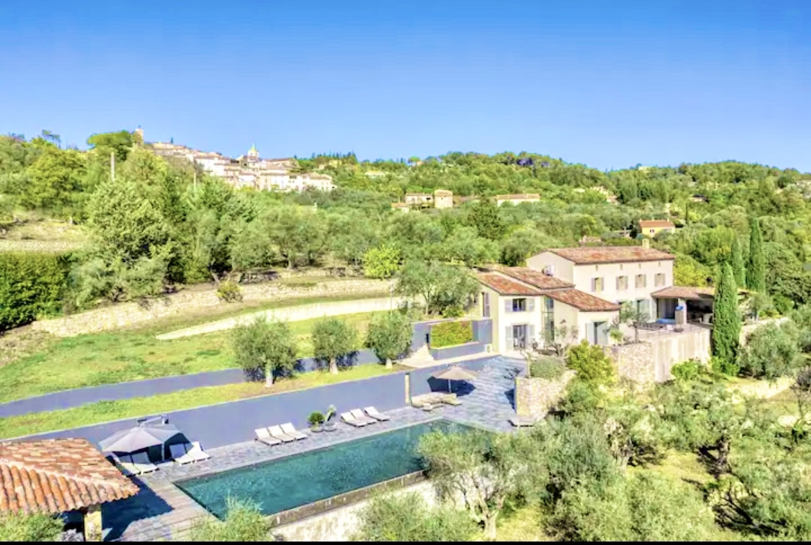 Tourrettes Bastide T8 De 360M2 Sur 28000M2 Avec Piscine Garage 8 Voitures<span>À Tourrettes