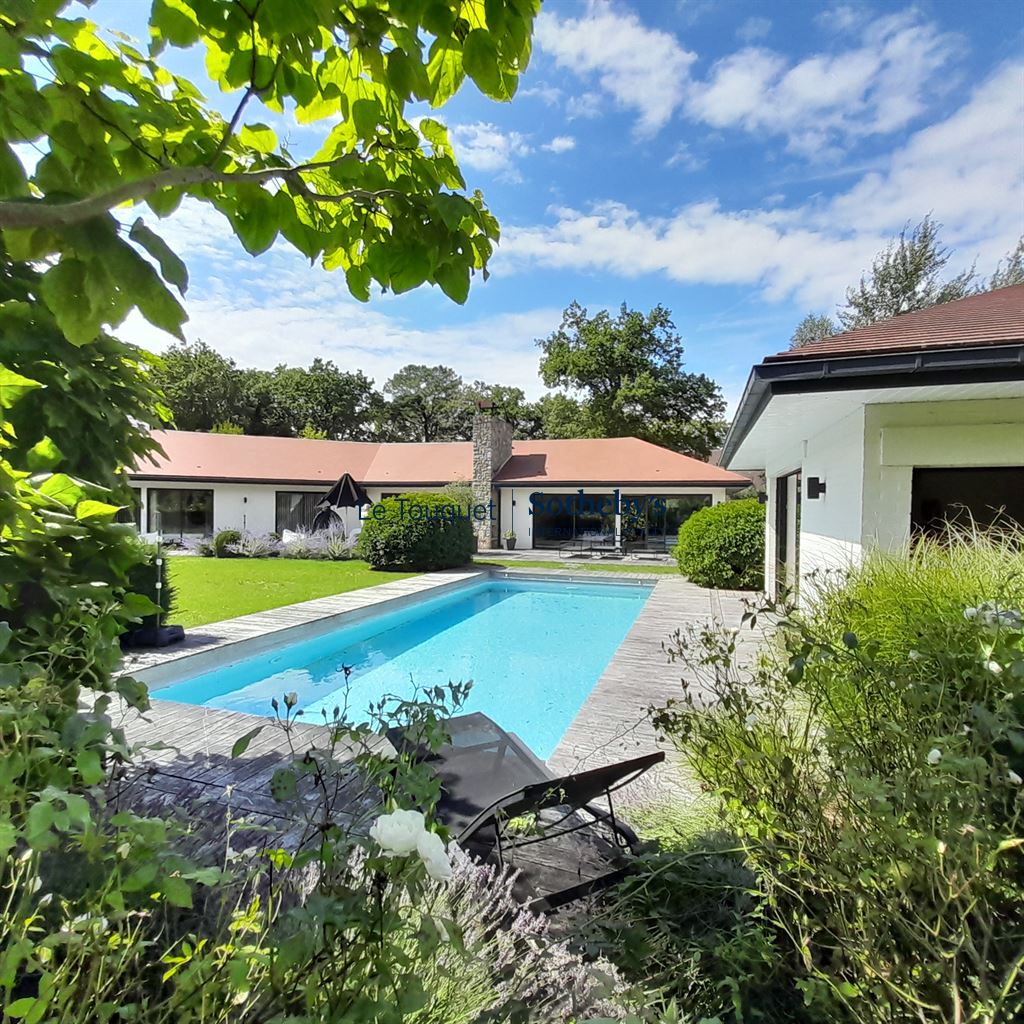 Exceptionnelle Villa En Semi Plain-Pied Avec Piscine, 10 Couchages Et Une Situation Privilégiée.<span>À Le Touquet-Paris-Plage