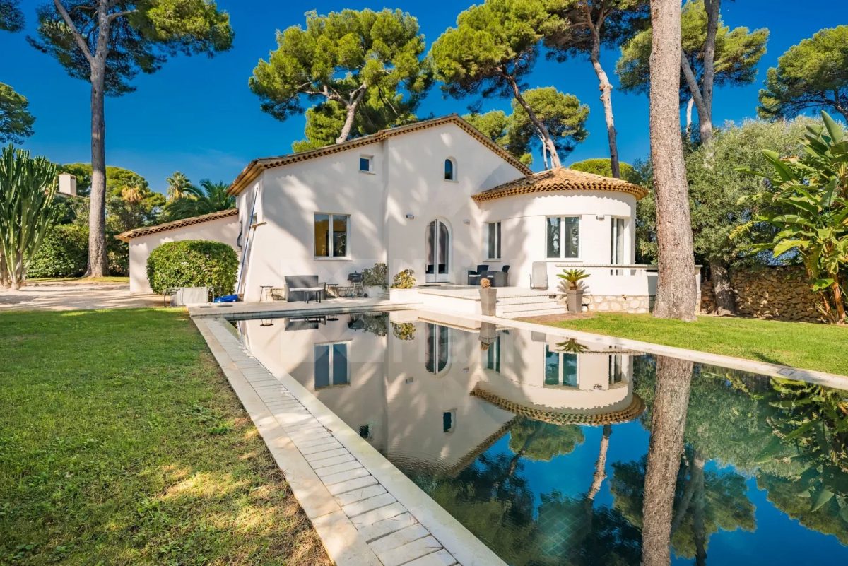 Cap D'antibes - Belle Villa Provençale Avec Vue Mer<span>À Antibes