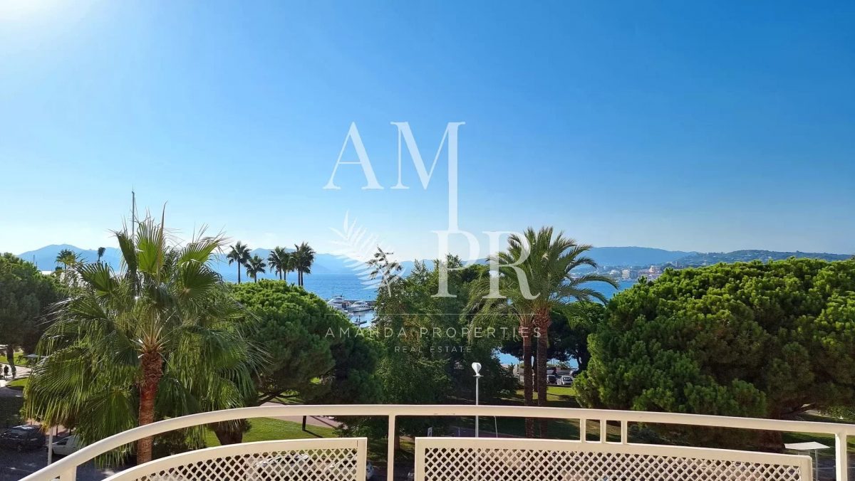 Cannes Croisette - Vue Sur La Mer Et Le Port Canto - Appartement 3 Pièces<span>À CANNES