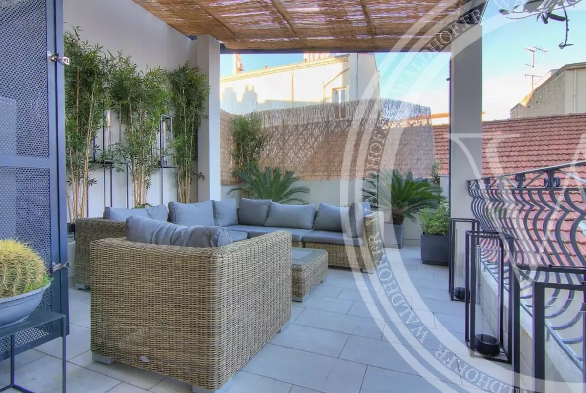 Appartement De 4 Chambres Avec Terrasse Dans Le Centre Ville De Cannes<span>À CANNES