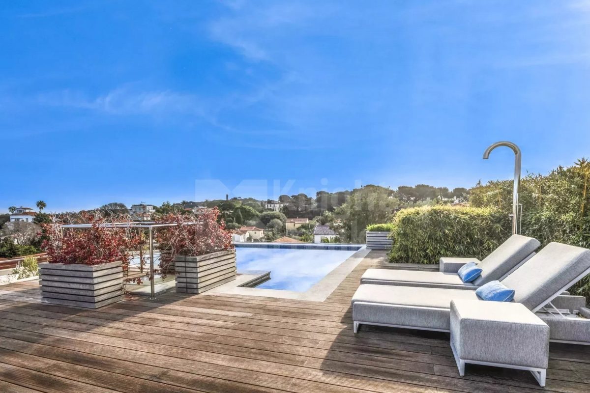 Cap D'antibes - Penthouse Avec Toit Terrasse Et Piscine Dans Résidence De Haut Standing<span>À Antibes