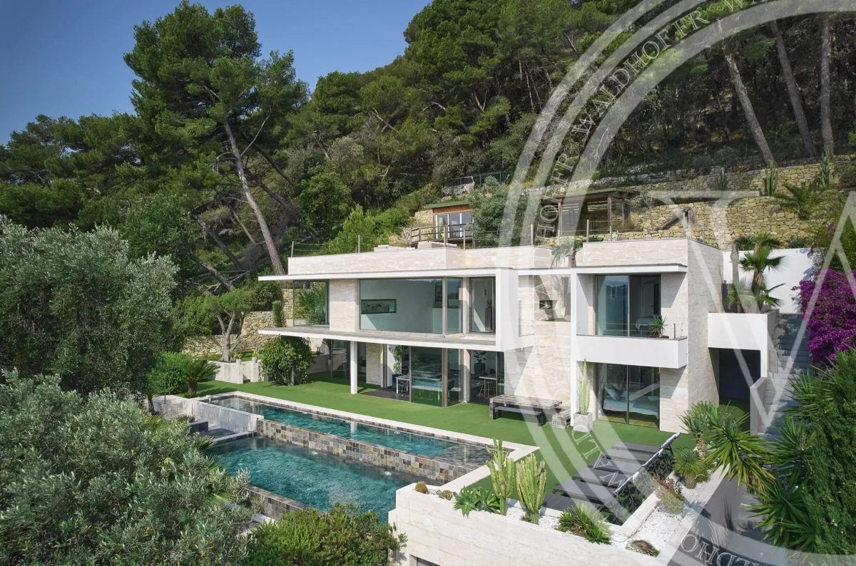 Superbe Villa Contemporaine Vue Mer Avec Toit Terrasse.<span>À CANNES