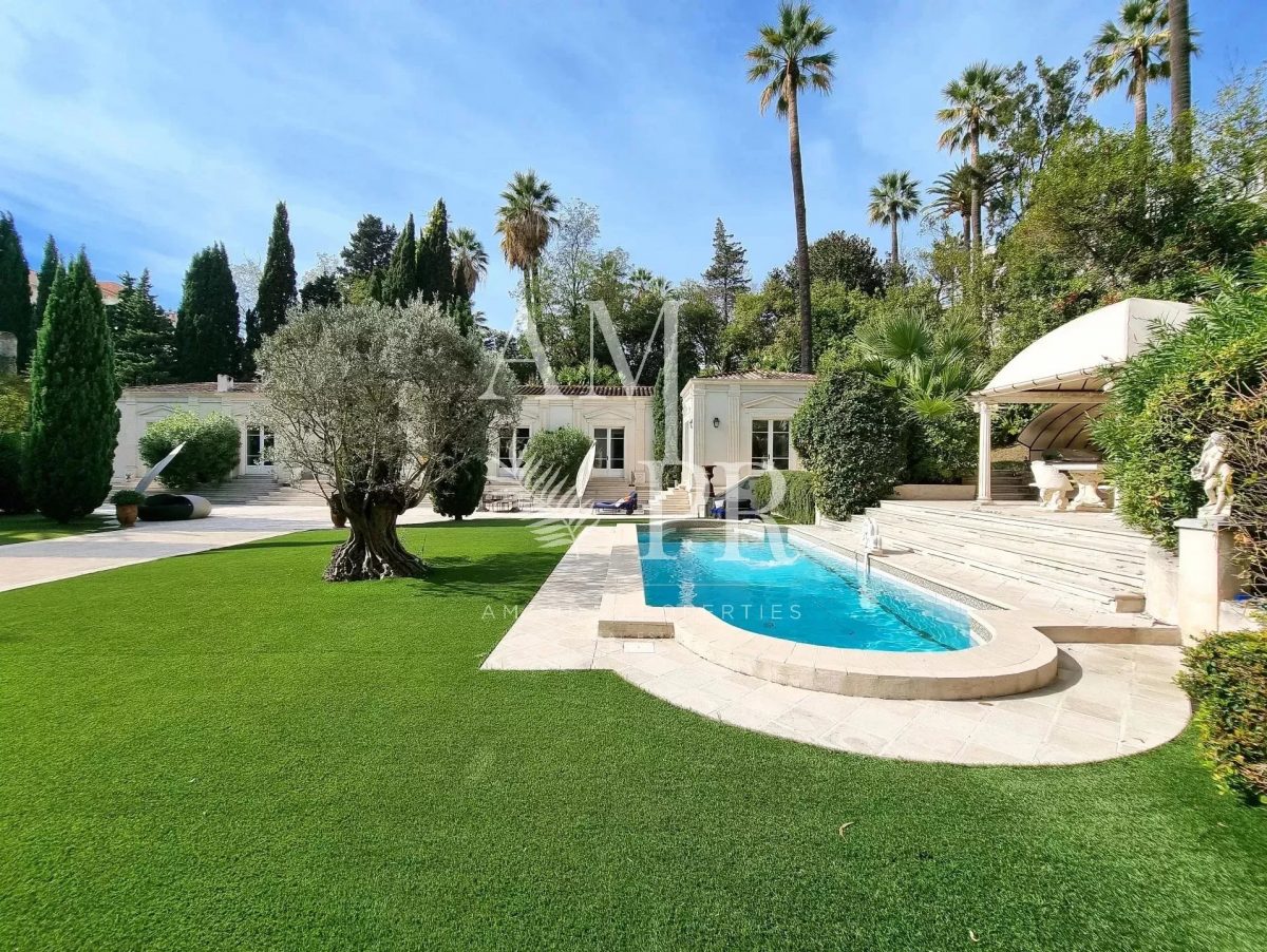 Luxueuse Propriété Avec Piscine Et Proche Des Plages<span>À CANNES