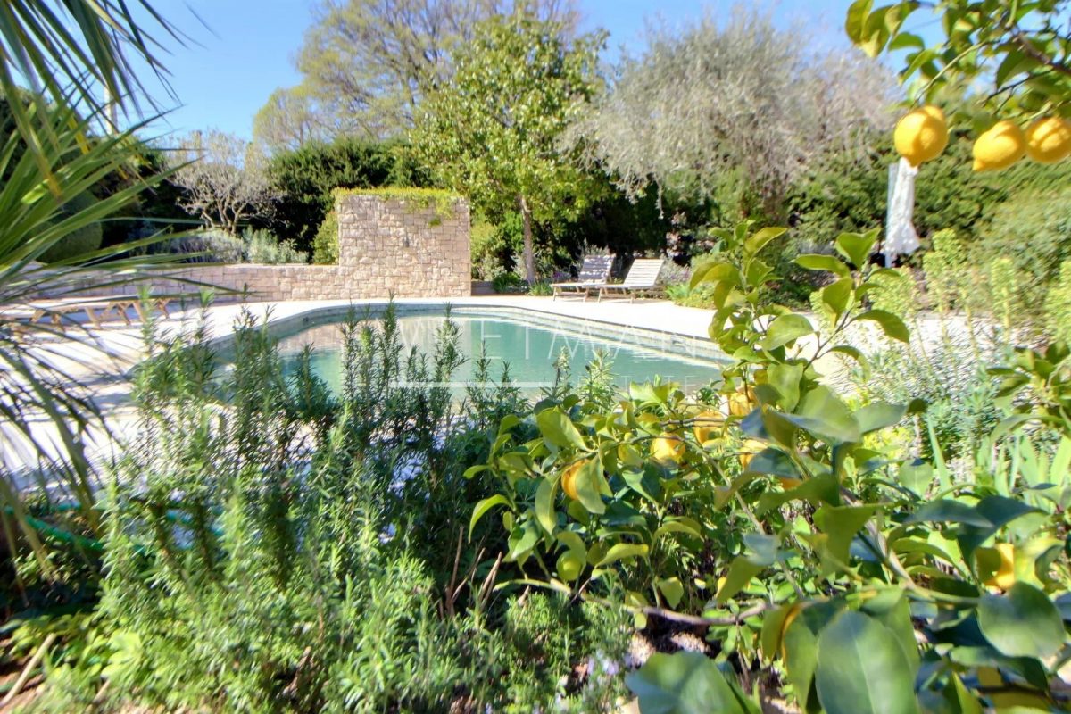 Villa Plein Pied Avec Jardin Plat, Piscine Et Independent - Rouret<span>À Le Rouret