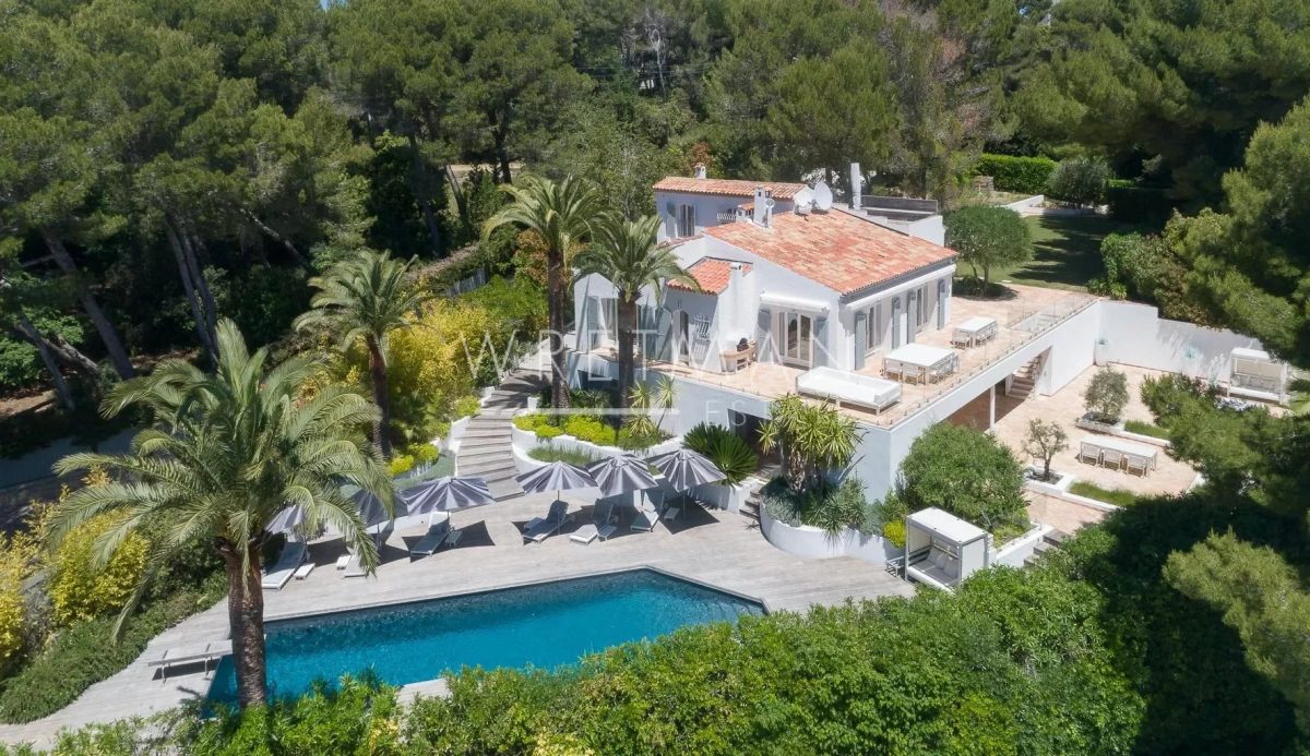 Somptueuse Villa Neoprovencale 7 Chambres Avec Piscine  - Super Cannes<span>À CANNES