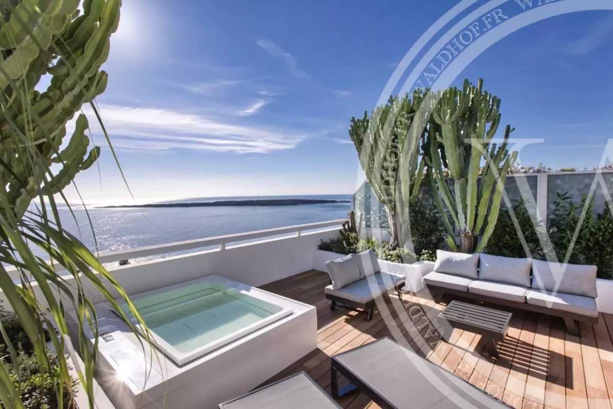 Exceptionnel Duplex En Penthouse Avec Jacuzzi<span>À CANNES