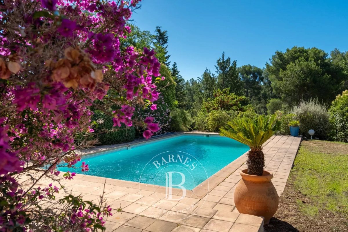 A Vendre - 13260 - Cassis - Maison - Piscine - Jardin - Garage<span>À CASSIS