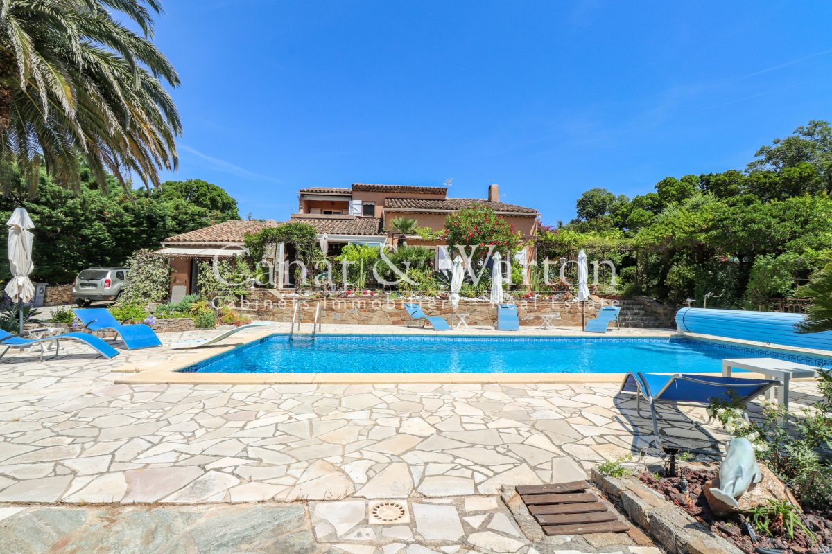 Parc De Cavalaire: Villa Avec Vue Mer & Piscine<span>À Cavalaire-sur-Mer