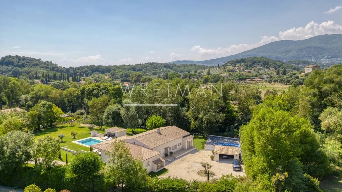 Grand Maison Plein Pied Avec Jardin Plat Et Piscine - Chateauneuf<span>À Châteauneuf-Grasse