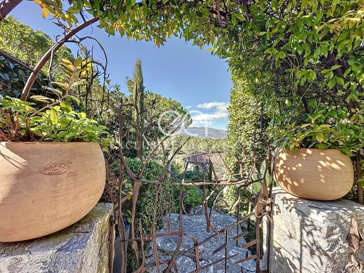 Castellaras Proche Cannes Ville De 250M² Avec Jardin<span>À Mouans-Sartoux