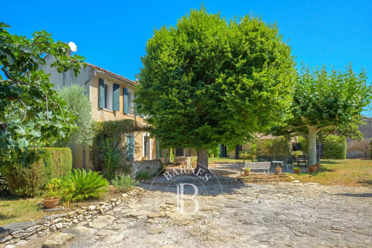 Le Castellet, Véritable Mas De 230 M², 6 Chambres, Dans Un Cadre Vert Et Paisible, Piscine, Vignes Et Oliviers.<span>À La Cadière-d'Azur