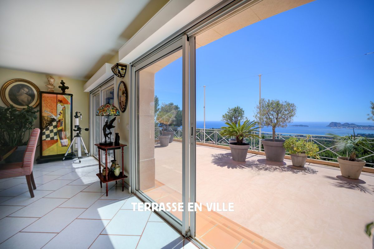 Ceyreste - Villa  D'architecte - T6 - 196 M2 - Vue Mer Exceptionnelle - Parcelle 1500 M2 - Garage - 1 680 000€<span>À Ceyreste