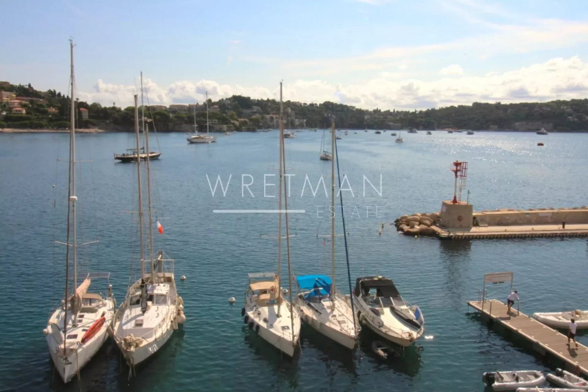 Appartement 3 Pièces Rénové En Front De Mer - Villefranche-Sur-Mer<span>À Villefranche-sur-Mer