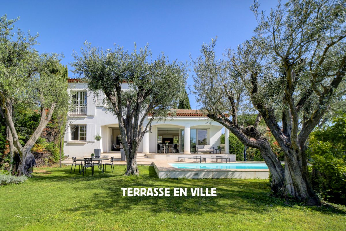 La Ciotat - Saint Jean - Maison - T6 - 234M2 - Parcelle 1500M2 - Piscine - Garage - 1 590 000<span>À La Ciotat