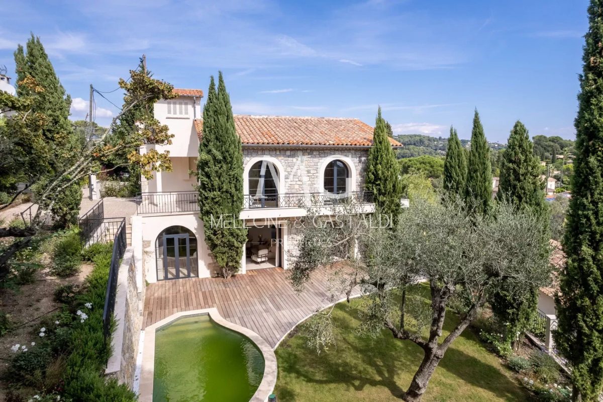 Villa Rénovée | Mougins | Piscine | Domaine Sécurisé | Au Calme | Aperçu Mer<span>À Mougins