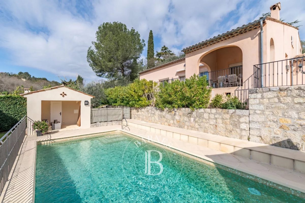 Le Rouret - Charmante Villa - Au Calme- 4 Chambres Et Un Studio - Piscine<span>À Opio