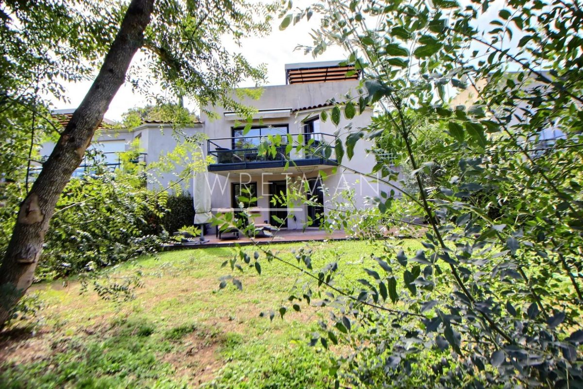 Villa Sécurisée Avec Vue Magnifique Sur La Nature Et Piscine Commune - Valbonne<span>À Valbonne