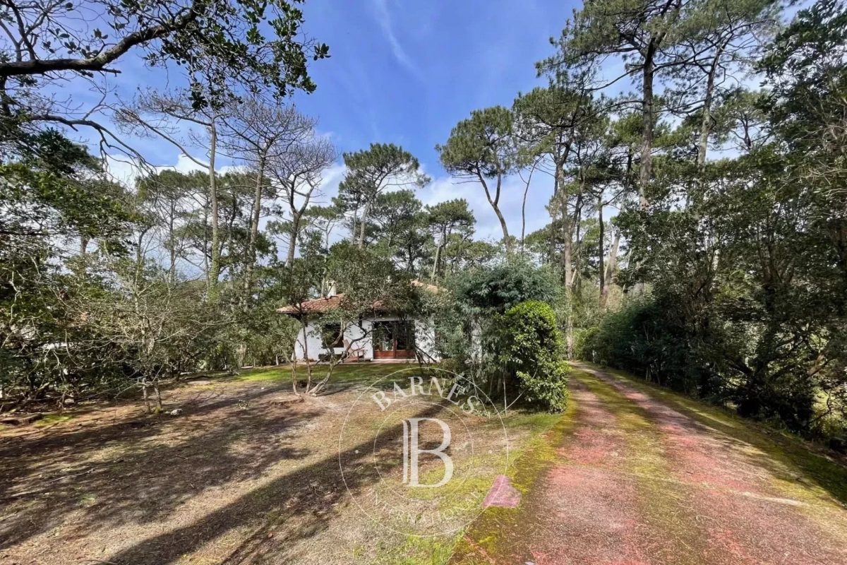 Villa Traditionnelle À Rénover Dans Le Quartier De L’Haitza/corniche<span>À Pyla-sur-Mer