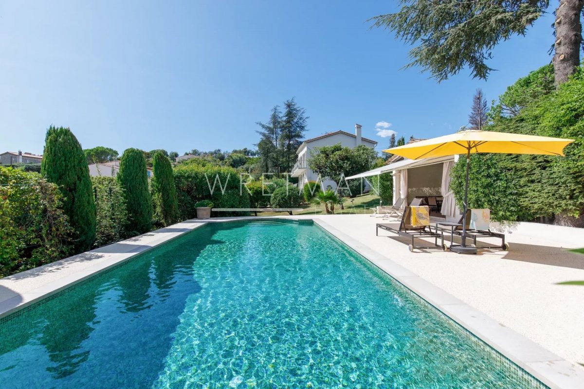 Villa Exclusive Avec Vue Mer Imprenable Près De Cannes.<span>À La Roquette-sur-Siagne