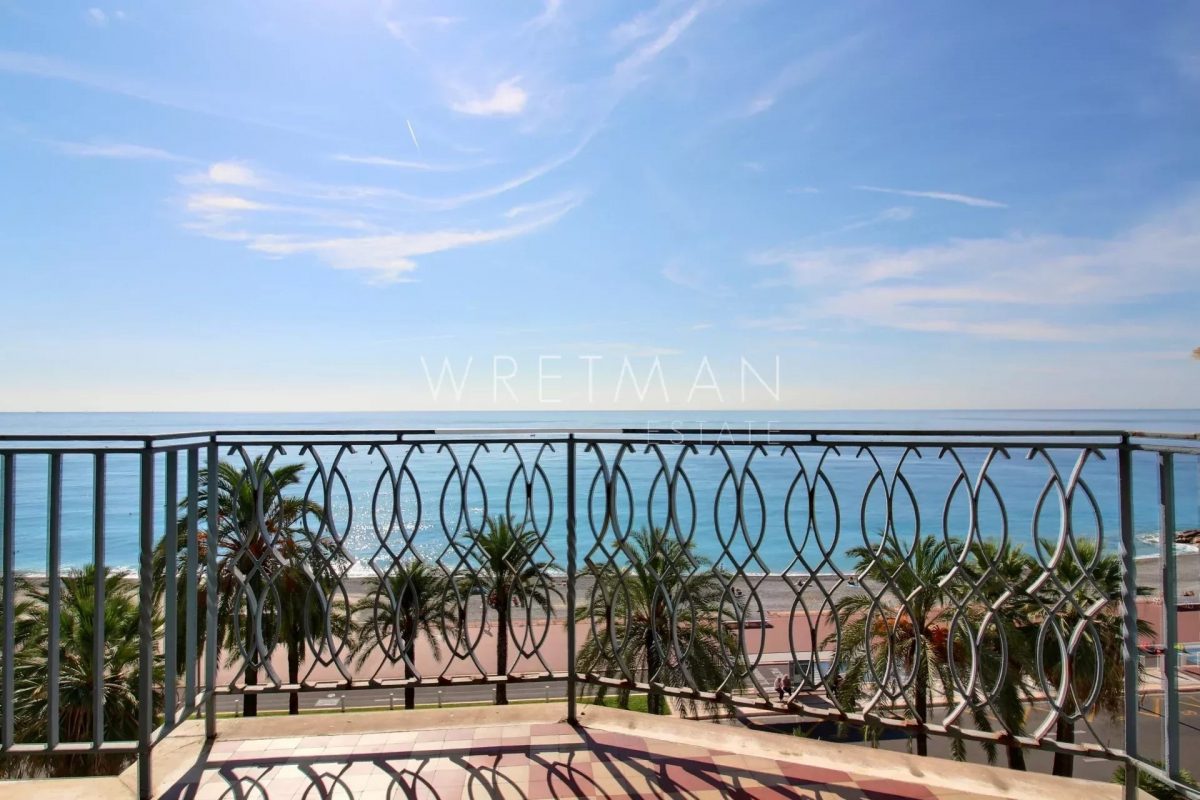 Appartement Traversant À Rénover Avec Terrasse Vue Mer - Nice Promenade Des Anglais<span>À NICE