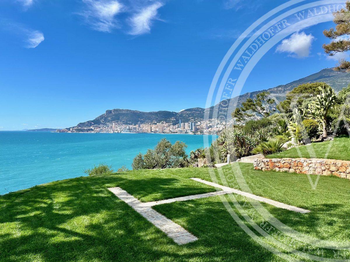 Villa Au Bord De L'eau Luxueusement Restaurée Dans Un Emplacement Privilégié<span>À Roquebrune-Cap-Martin