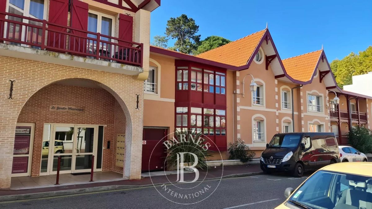 Bel Appartement Avec Terrasse Et 2 Chambres, Au Coeur D’Arcachon<span>À Arcachon