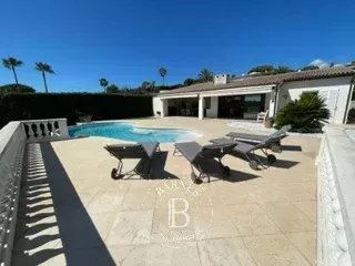 Les Hauts De Vaugrenier - Villa De Plain Pied Rénovée Avec Piscine<span>À Villeneuve-Loubet