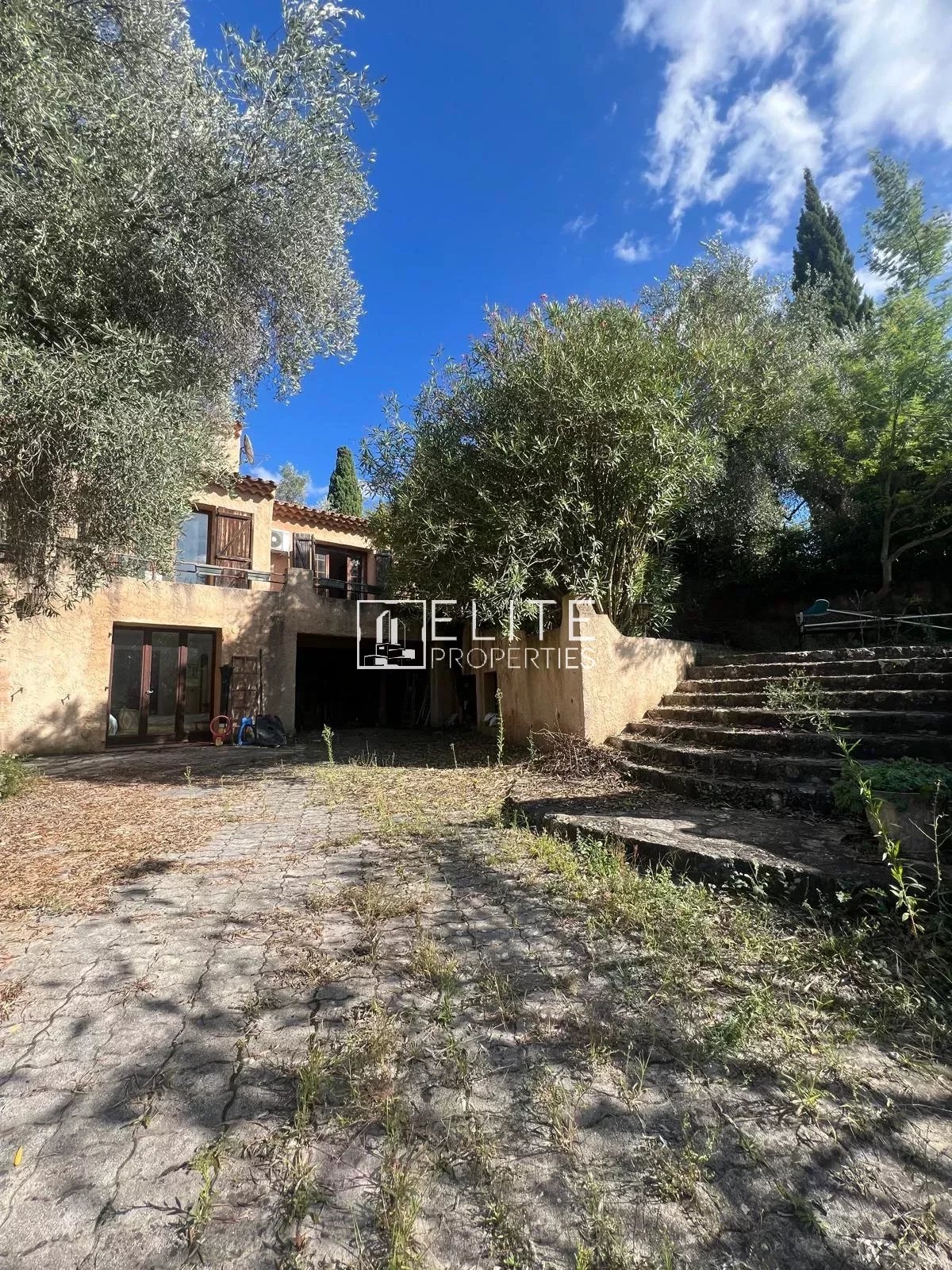 Villa Avec Piscine Et Vue Dégagée À Renover<span>À Peymeinade