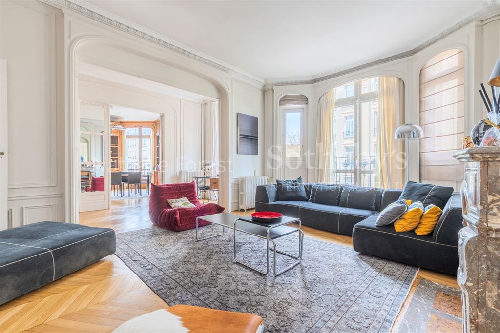 La Madeleine , Proche Gare , Au Sein D'un Très Bel Immeuble Bourgeois , Très Bel Appartement Type 5,<span>À LA MADELEINE