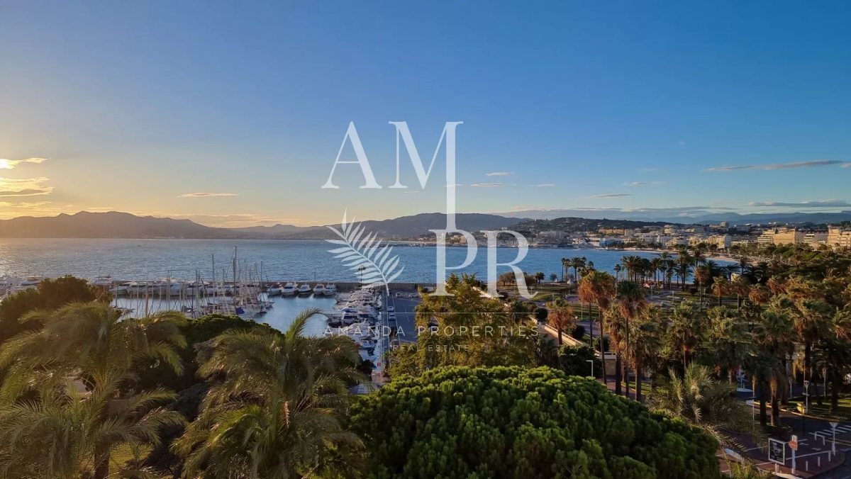 Cannes Croisette - Appartement De 140 M² - Vue Mer Panoramique<span>À CANNES