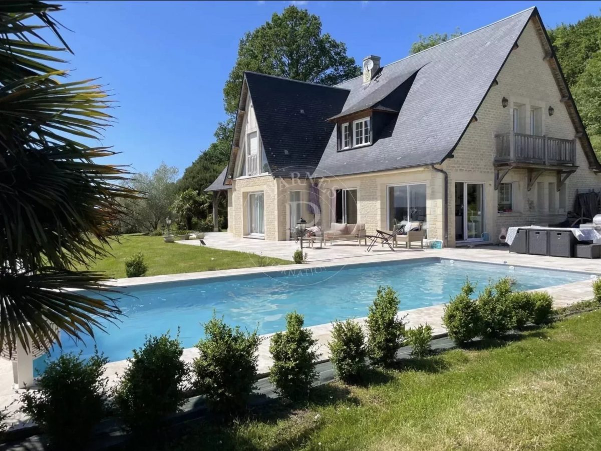 Maison Contemporaine Avec Piscine Sur 2,8 Hectares<span>À Saint-Martin-aux-Chartrains