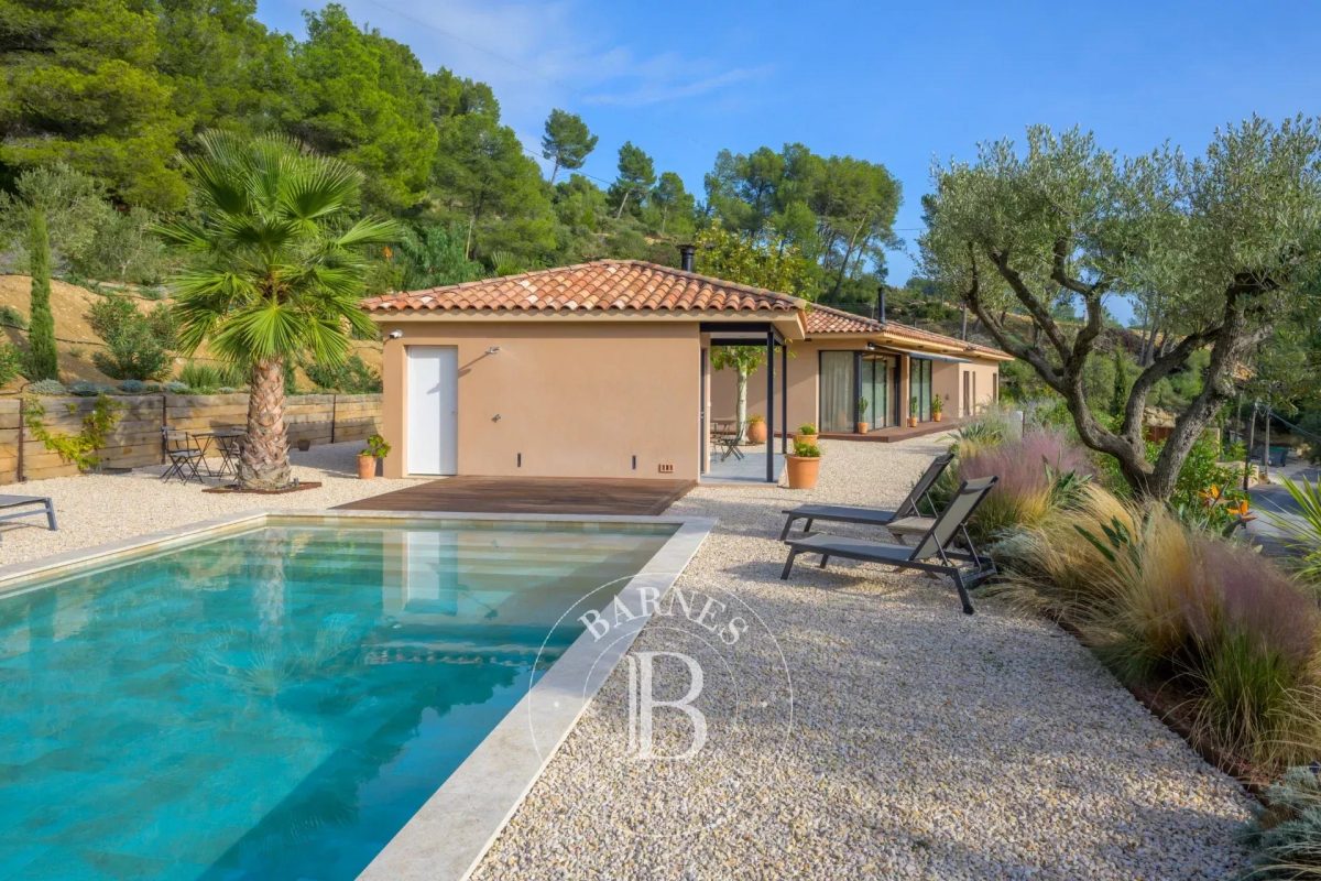 La Cadière D'azur, Belle Villa Contemporaine Récente, Plain Pied, 4 Chambres, Séjour 100 M²,  Terrain Paysager, Au Calme Absolu Et Proche De Tout.<span>À La Cadière-d'Azur