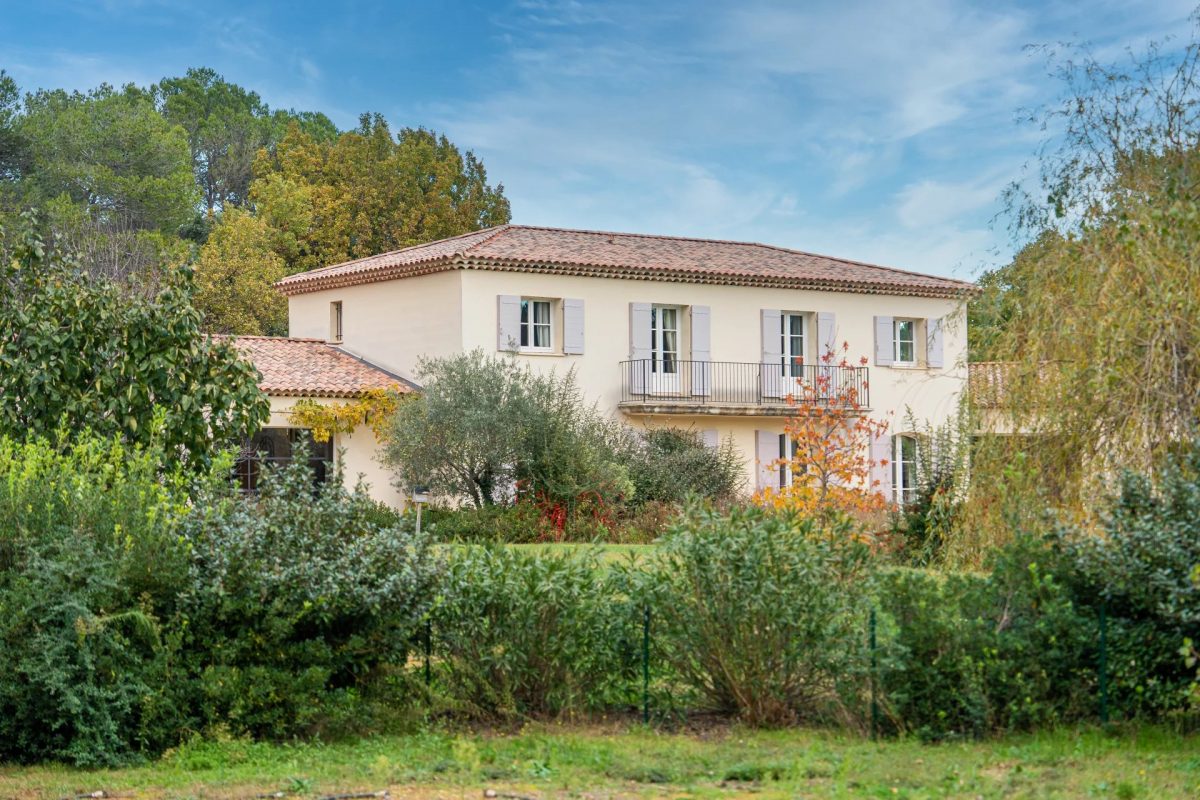 Aix-En-Provence Nord - Bastide Recente - 325 M² - 6 Chambres - Garage - Pool- House - Piscine - Jardin 4000 M²<span>À AIX EN PROVENCE