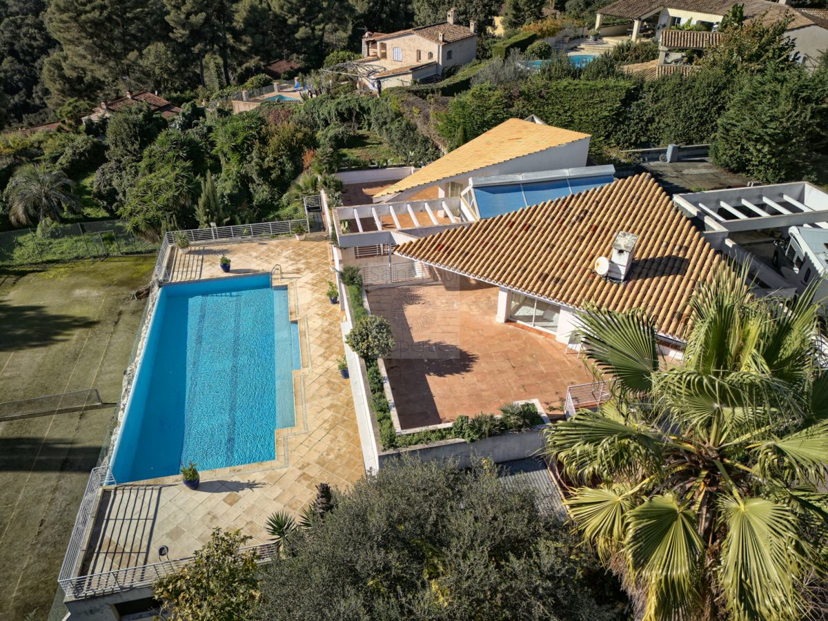 Saint Paul De Vence - Propriété Quartier Résidentiel - Villa 235M2 -<span>À st paul de vence