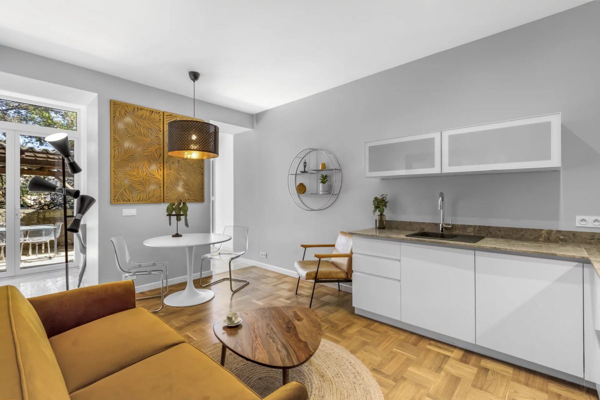 Appartement Rénové En Rez-De-Jardin Avec 2 Chambres - Cannes<span>À CANNES