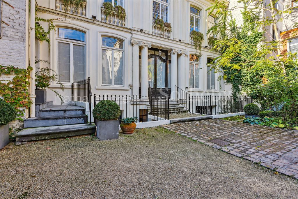 Vieux Lille , Au Sein D'un Bel Hôtel Particulier , Appartement De Charme Type 4 , Terrasse , Parking<span>À LILLE