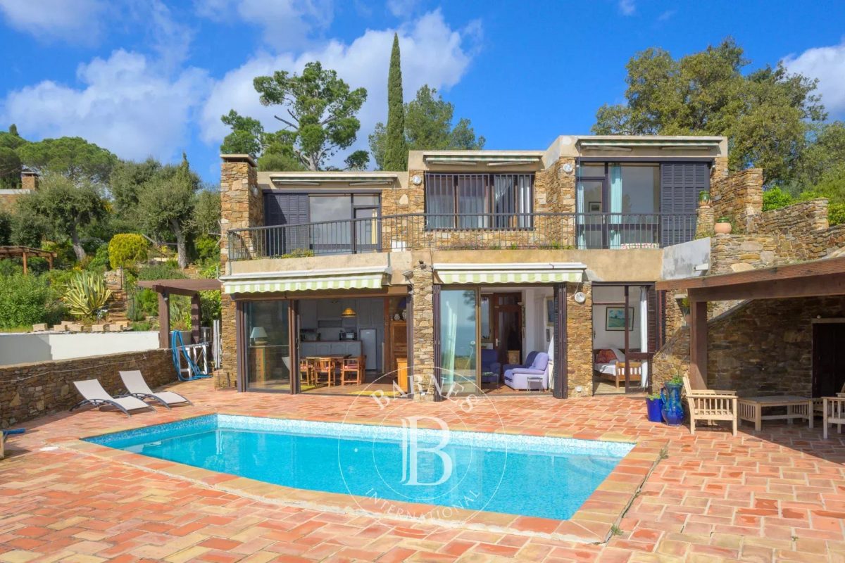 Gaou Bénat - Vue Mer Panoramique - Maison À Rénover - Piscine<span>À Bormes-les-Mimosas