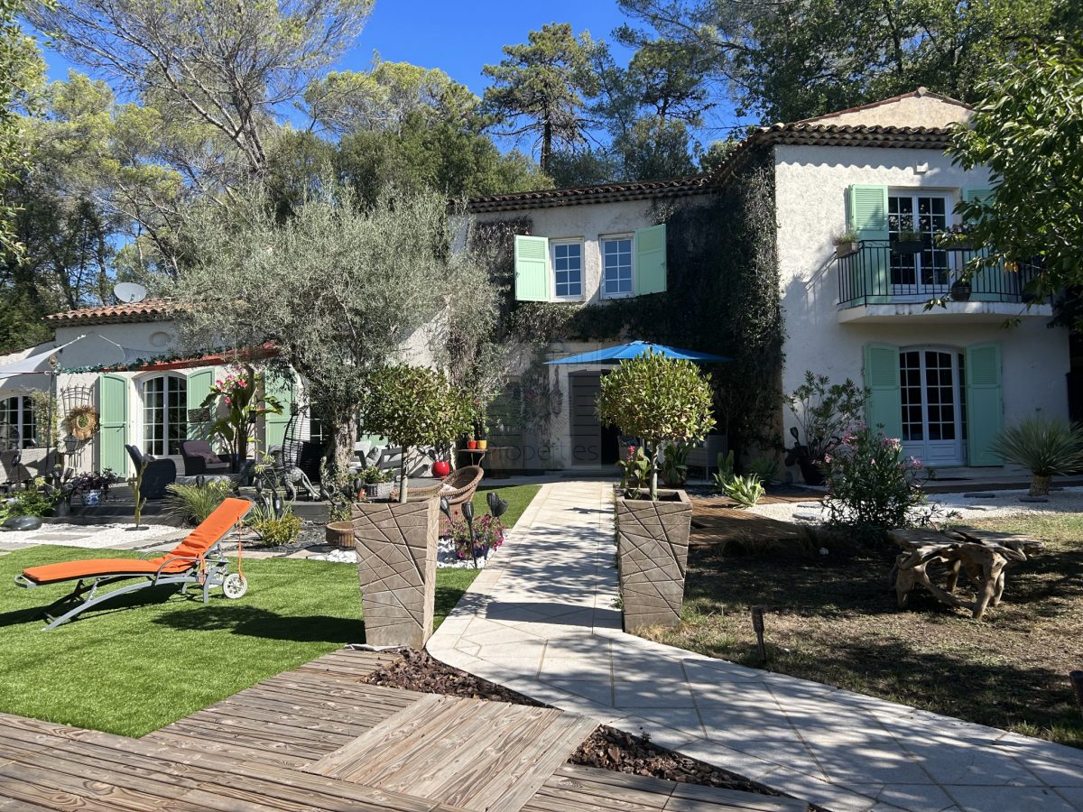 Bastide Raffinée Au Calme, À Pied Du Village, Maison De Gardien<span>À Roquefort-les-Pins