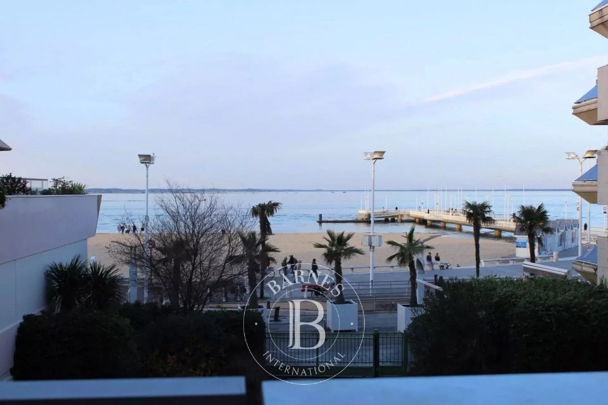 Appartement Traversant À Arcachon Avec Vue Sur La Jetée Thiers<span>À Arcachon