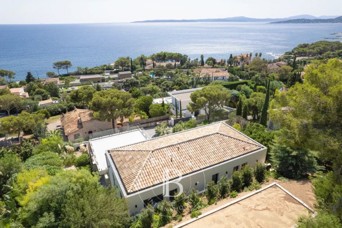 Location Saisonniere - Golfe De Saint-Tropez / Les Issambres - Propriété  Vue Mer Panoramique - 5 Chambres - Piscine<span>À Roquebrune-sur-Argens