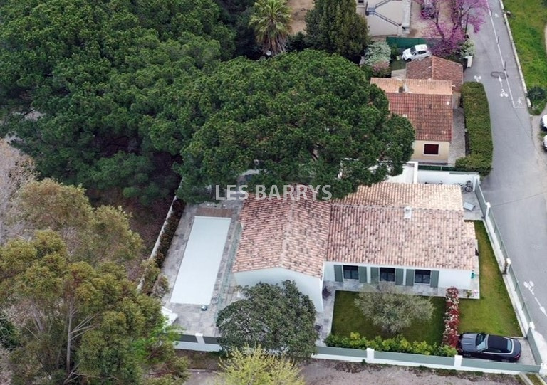 Cogolin, Proche Des Commerces, Villa Contemporaine À Vendre 3 Chambres, Piscine.<span>À Cogolin