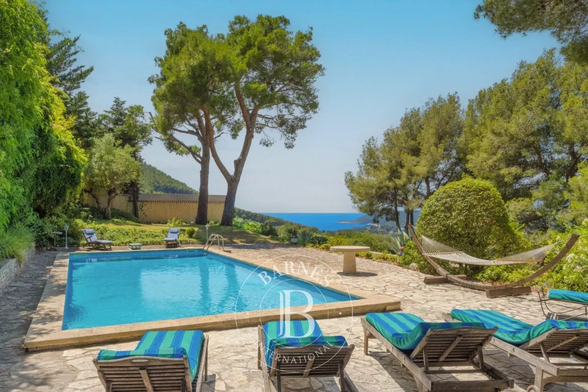 Vente - Cassis - Propriété De 280 M² Sur Un Terrain De 4500M² - Vue Mer Somptueuse- Piscine<span>À CASSIS