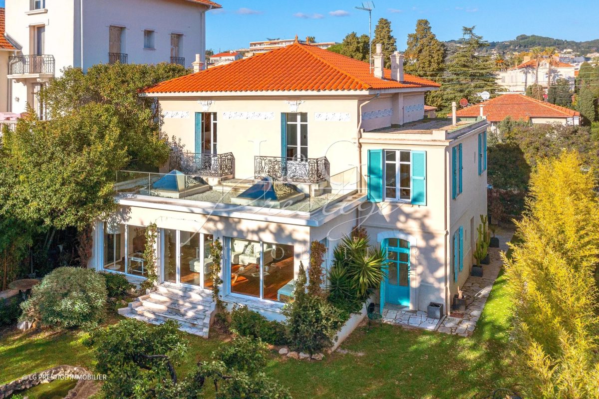 Élégante Villa Art Déco Avec Spa Et Jardin Arboré À Proximité De Cannes<span>À Le Cannet